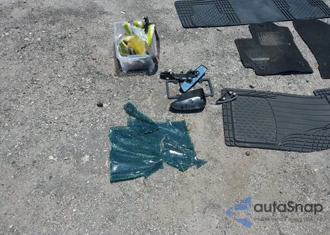 2015 Toyota Corolla S Plus из США, поврежденный, VIN 2T1BURHE5FC282751